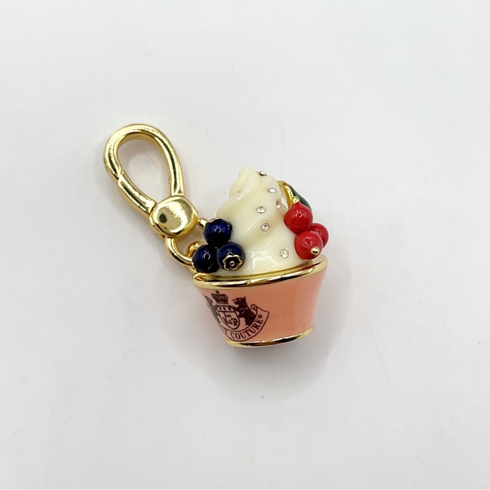 Juicy Couture frozen yogurt charm